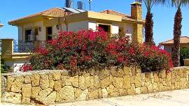 Вилла с 3 спальнями и бассейном с великолепным видом в Кирении-Карми.
