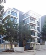 Новая элитная квартира на высоком первом этаже с 3 спальнями 140 м2 в центре Кирении.